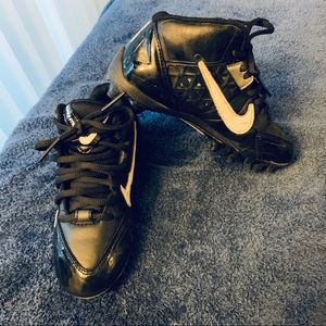 🏈 Black Nike Alpha Strike Cleets 👟